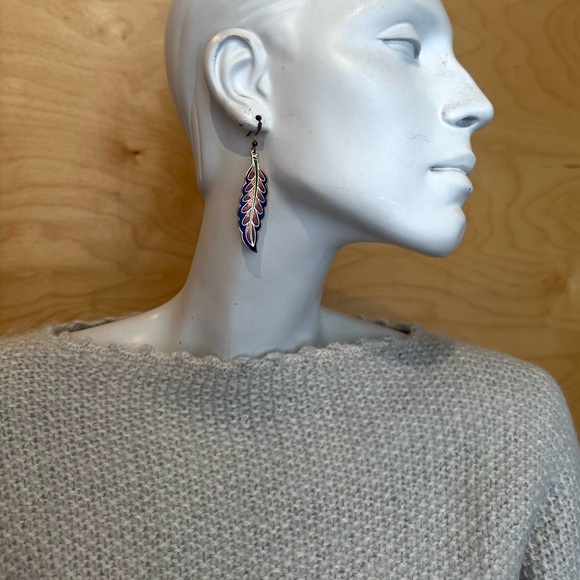 Exquisite cropped Wool crochet top - Picture 5 of 15